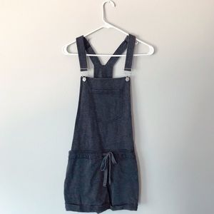 Z Supply soft grey short overalls with drawstring.